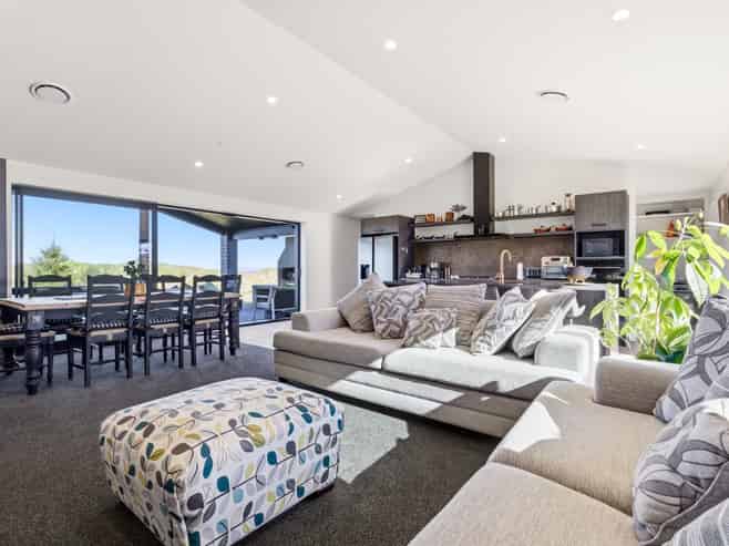 31 Otutira Drive, Kinloch