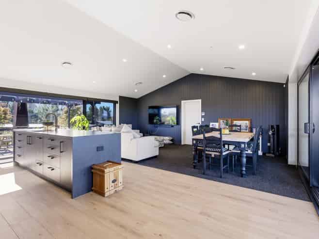 31 Otutira Drive, Kinloch