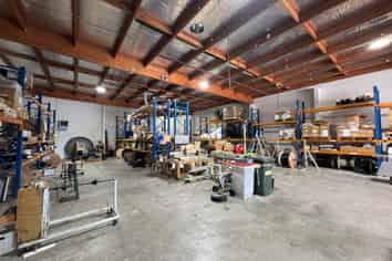 Secure & Versatile 416m² Industrial