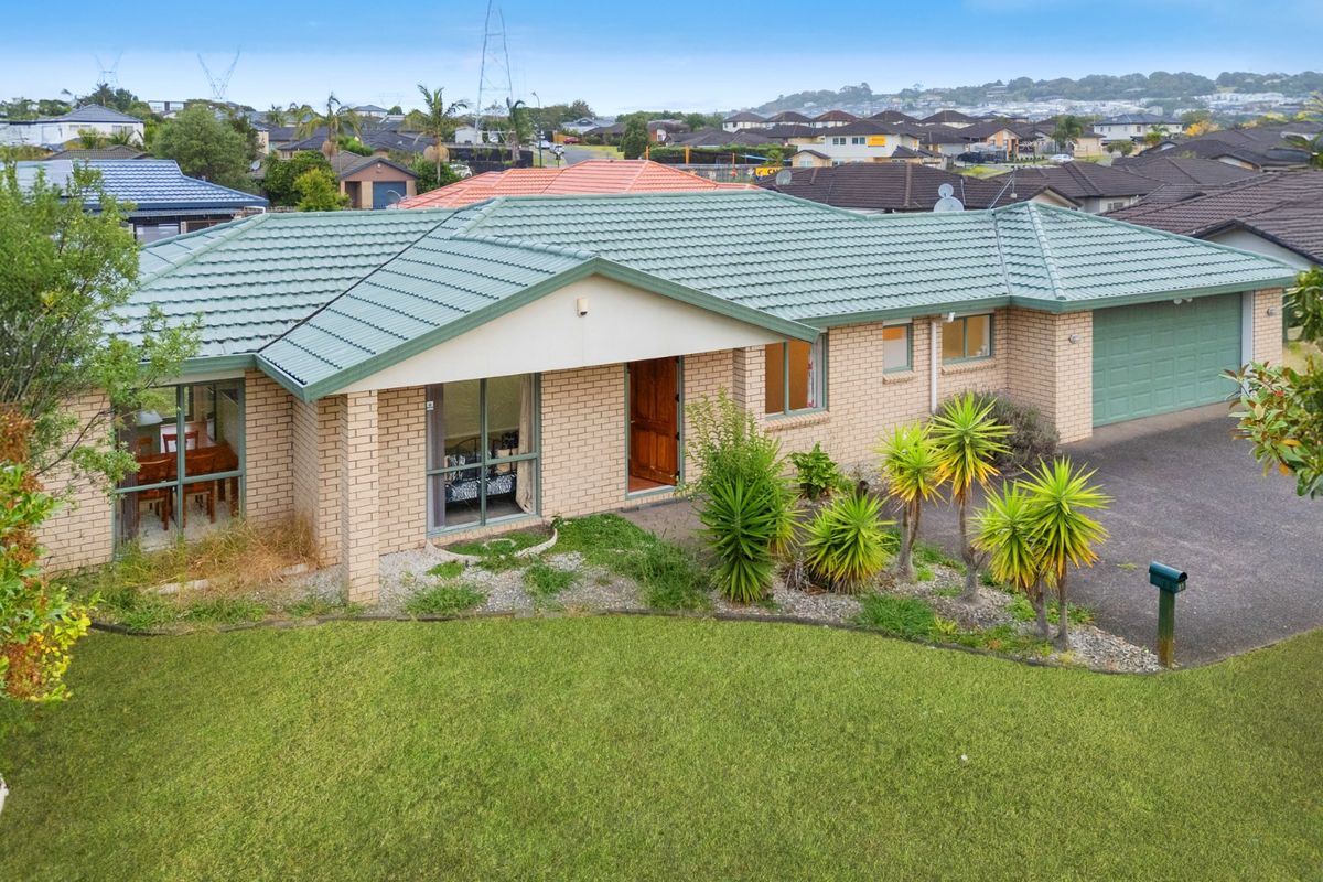 Stunning Family Home with Double Garage & Outdoor Space in Flat Bush – pohled 3