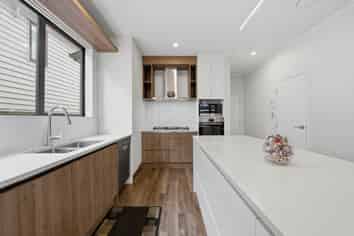 26 Cooladawson Drive, Flat Bush
