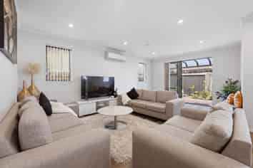 26 Cooladawson Drive, Flat Bush
