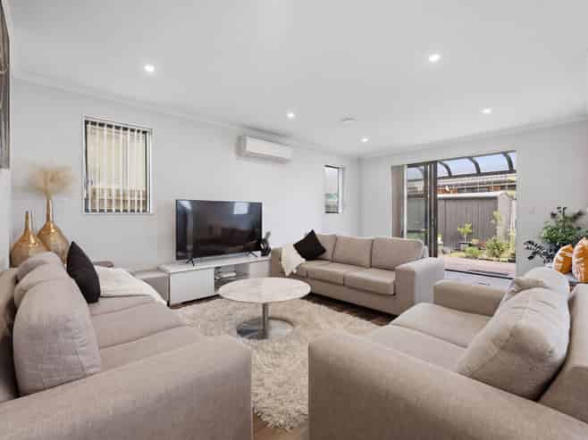 26 Cooladawson Drive, Flat Bush