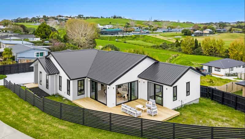 35 Brigitte View, Snells Beach