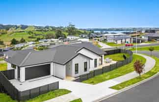 35 Brigitte View, Snells Beach