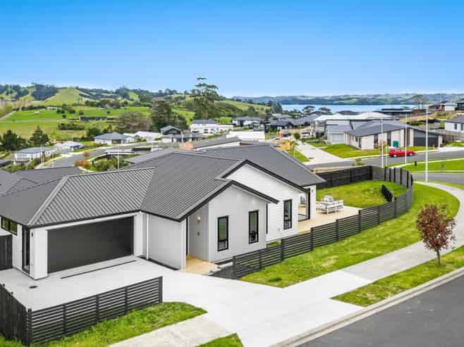 35 Brigitte View, Snells Beach