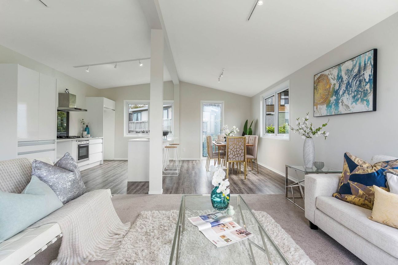 Luxury, Low Maintenance - Widok 3