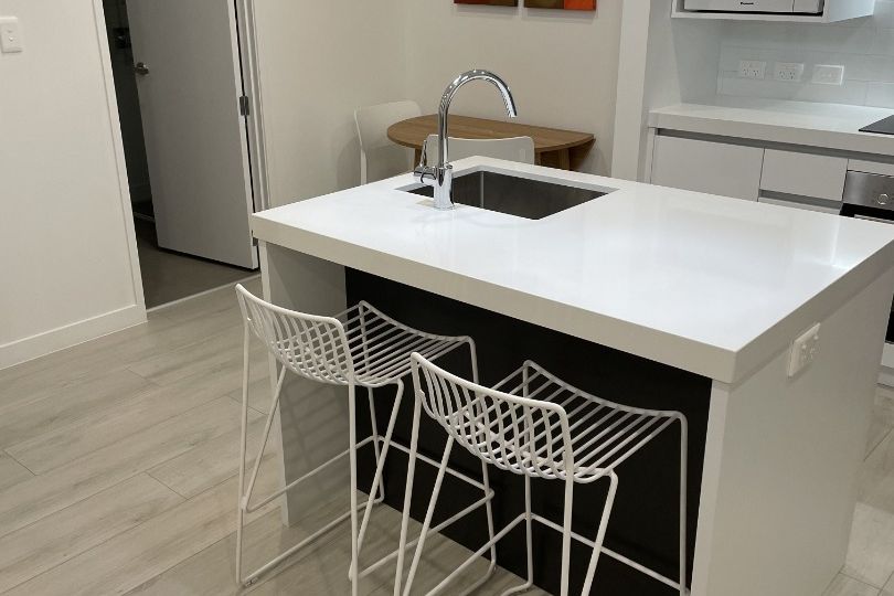 Furnished & Carpark Included – další