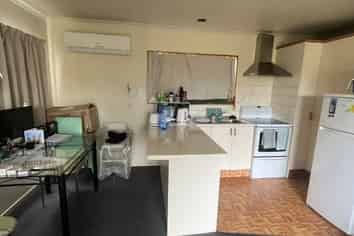 (Back Flat/22  Field Terrace, Upper Riccarton