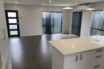 1/25 Kennington Drive, Manurewa