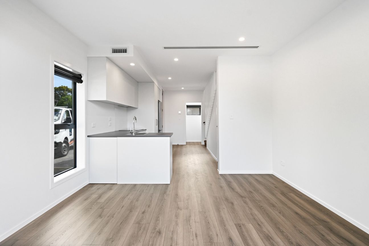 Immaculate 2 bedroom Townhouse - Bild 3