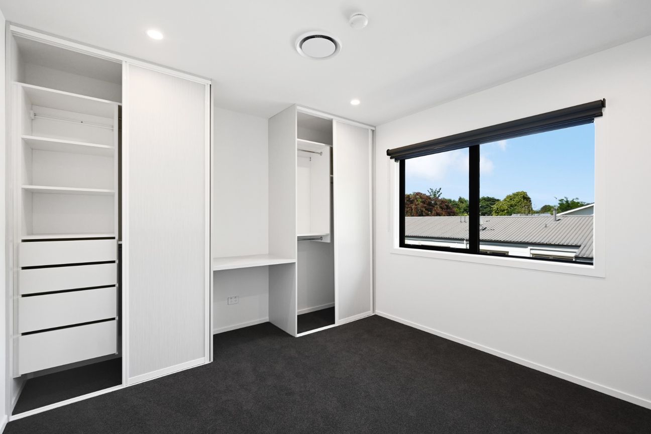 Immaculate 2 bedroom Townhouse - Bild 5