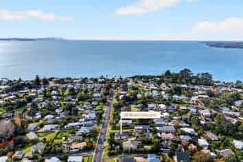 20 & 20A Brian Crescent, Stanmore Bay