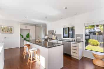 16 Mawson Avenue, Torbay