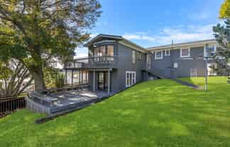 16 Mawson Avenue, Torbay