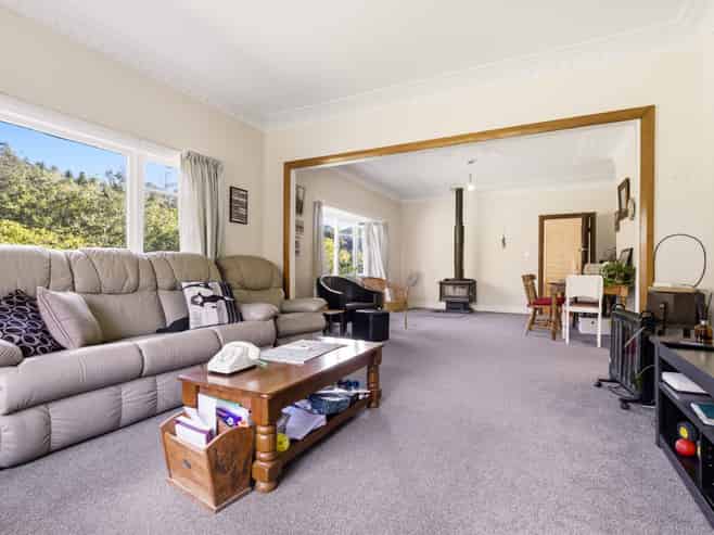 1190 Ohura Road, Matiere