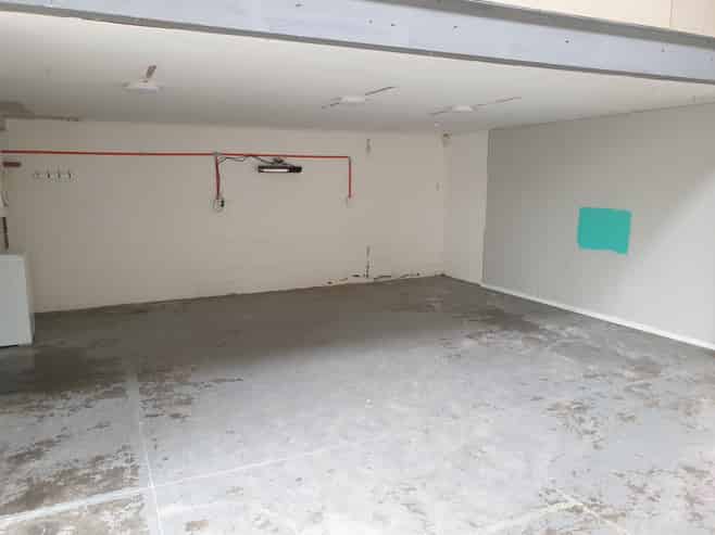 Rare trade unit with residential component