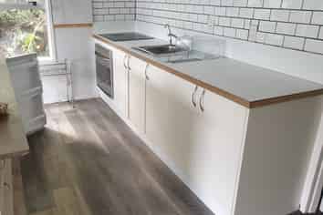 Rare trade unit with residential component
