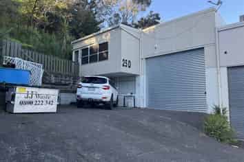 Rare trade unit with residential component