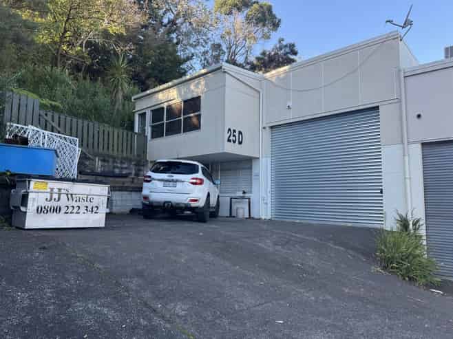 Rare trade unit with residential component