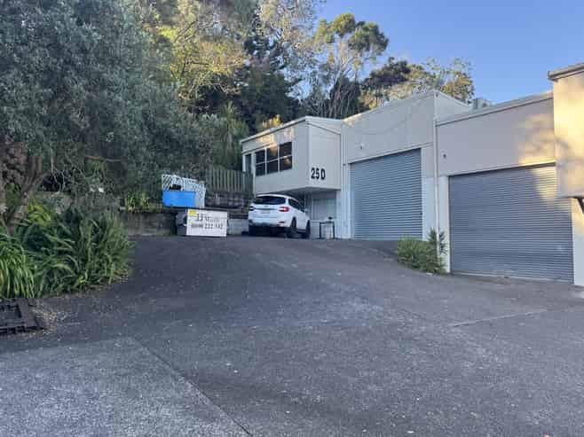Rare trade unit with residential component