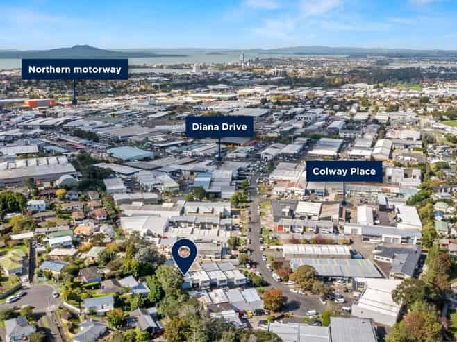 Rare trade unit with residential component
