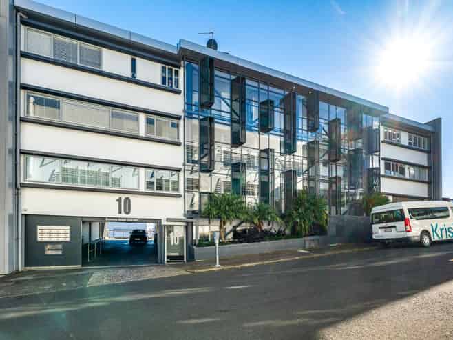 Commercial Freehold Opportunity in Parnell