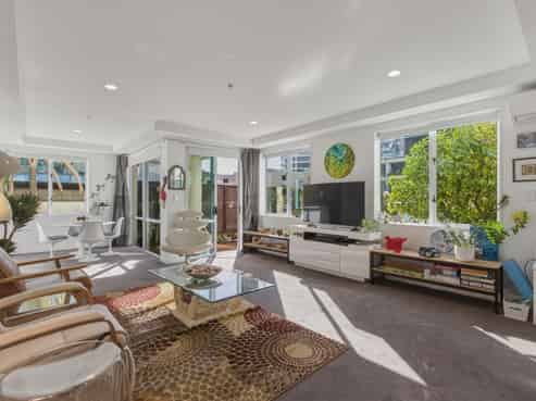 2/12 Maunganui Road (The Beaumont), Mount Maunganui