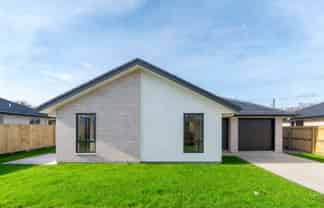 2/40 Harley Street, Masterton