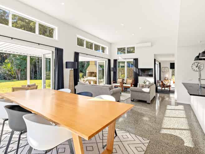 32 Awanui Crescent, Matakana