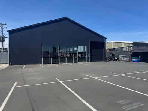 Prime 1,115sqm Warehouse + Refurbished Office