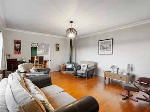 44 Kiwi Esplanade, Mangere Bridge