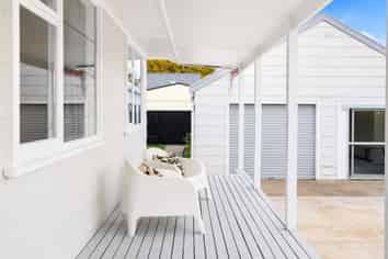 8 Creswell Place, Leamington