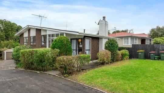 18 McLean Avenue, Papatoetoe