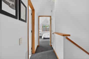 2/130 Muritai Road, Eastbourne