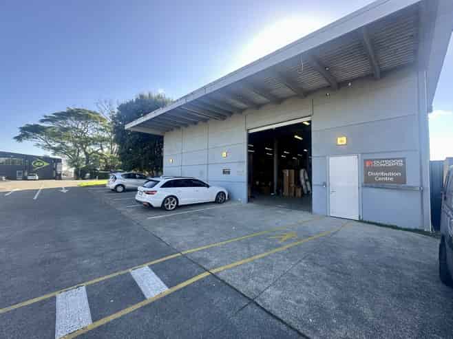 Functional 480sqm warehouse