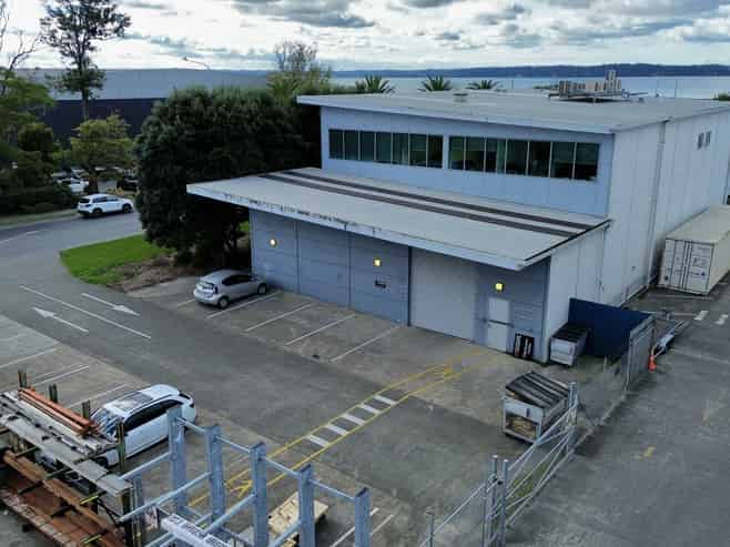 Functional 480sqm warehouse