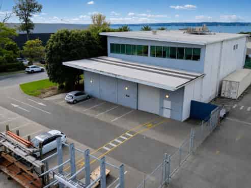 Functional 480sqm warehouse