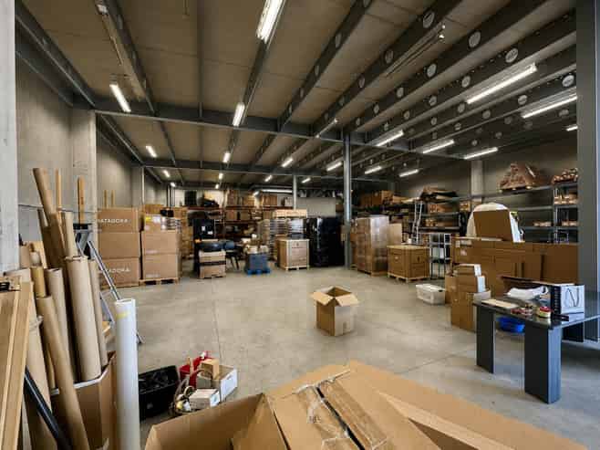 Functional 480sqm warehouse