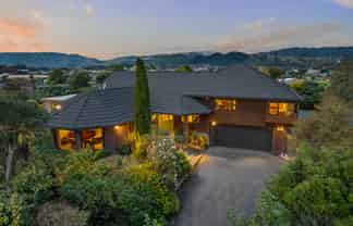 1 Stoneleigh Grove, Paraparaumu
