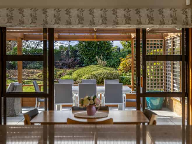 1 Stoneleigh Grove, Paraparaumu