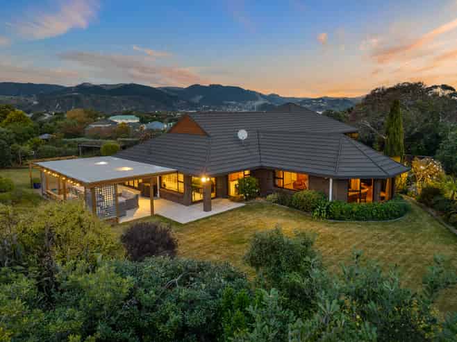 1 Stoneleigh Grove, Paraparaumu