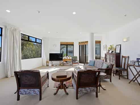 1C/105 Victoria Road, Devonport