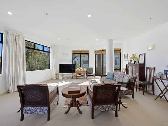 1C/105 Victoria Road, Devonport