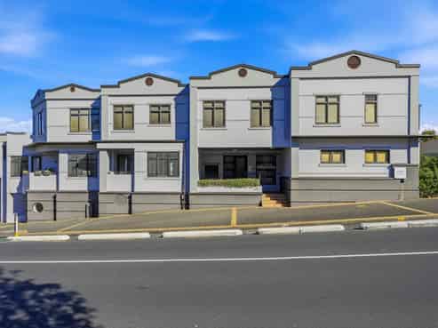 1C/105 Victoria Road, Devonport