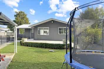 8 Christie Crescent, Havelock North