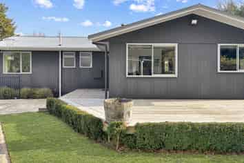 8 Christie Crescent, Havelock North