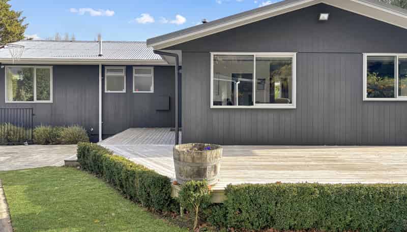8 Christie Crescent, Havelock North