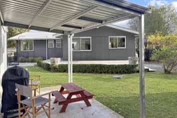 8 Christie Crescent, Havelock North