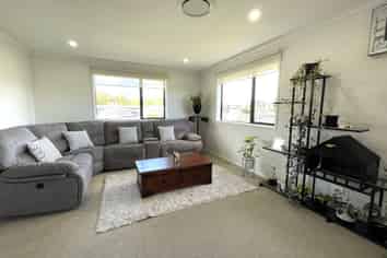 26 Honeyfield Drive, Whalers Gate